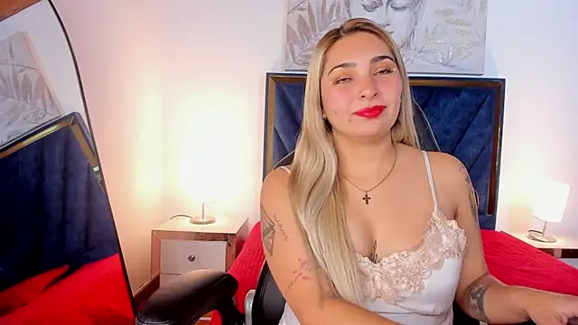 Catalina Osorio online show from 04/15/26, 11:38