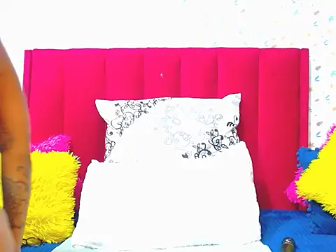 Cherrybootyofjoy86 online show from 06/28/26, 06:09