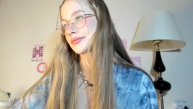 chloesweetbby online show from 04/13/26, 08:24