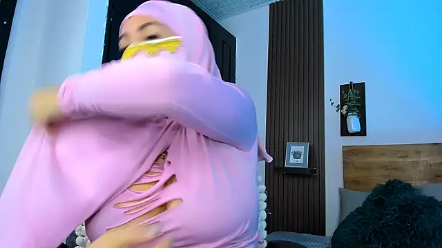 Nailea   online show from 04/11/26, 02:19