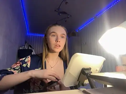 melissashineeee online show from 04/03/26, 10:54