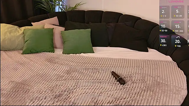 Lilly Eyes online show from 04/10/26, 01:29