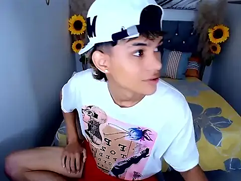 Snapshot of chris_evans77 chatting on 03/31/26, 12:51 chris evans77 online show from 03/31/26, 12:51