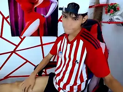 Snapshot of chris_evans77 chatting on 04/14/26, 12:43 chris evans77 online show from 04/14/26, 12:43