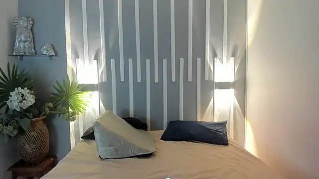 Snapshot of GlossyBratz chatting on 04/06/26, 08:10 GlossyBratz online show from 04/06/26, 08:10