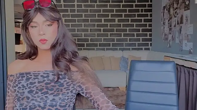 Miss sunshinee online show from 04/11/26, 08:56