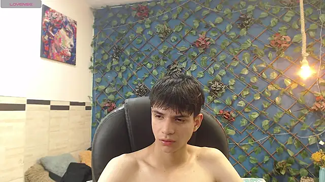 Snapshot of maxim_rod chatting on 04/07/26, 04:14 maxim rod online show from 04/07/26, 04:14