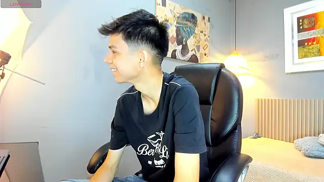 Snapshot of maxim_rod chatting on 06/04/26, 12:32 maxim rod online show from 06/04/26, 12:32