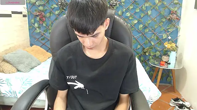 Snapshot of maxim_rod chatting on 04/12/26, 03:32 maxim rod online show from 04/12/26, 03:32