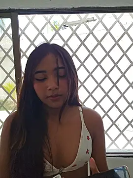 Pretty karol online show from 04/23/26, 03:13