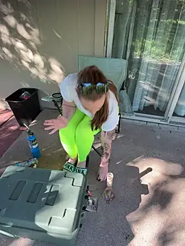 Snapshot of RoxyRedXO12 chatting on 04/06/26, 10:33 RoxyRedXO12 online show from 04/06/26, 10:33