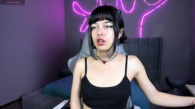 Snapshot of Saphyralux chatting on 04/09/26, 09:54 Saphyralux online show from 04/09/26, 09:54