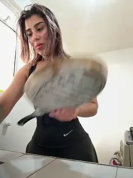 Emmaliz14 online show from 04/01/26, 07:44