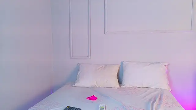 ThalianaRosse online show from 04/14/26, 03:44