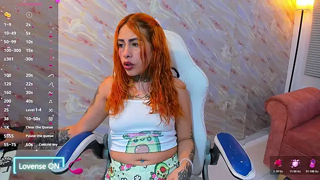 Snapshot of PreettyMoon1 chatting on 04/07/26, 11:56 PreettyMoon1 online show from 04/07/26, 11:56