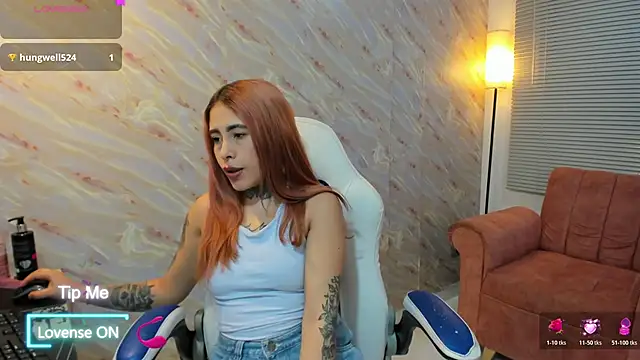 Snapshot of PreettyMoon1 chatting on 04/05/26, 11:39 PreettyMoon1 online show from 04/05/26, 11:39