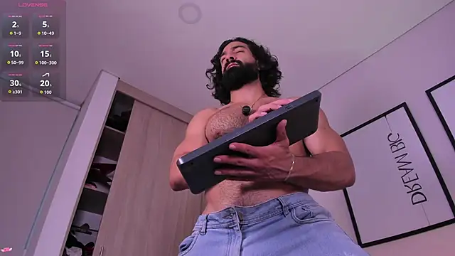 Max strong01 online show from 04/08/26, 11:06