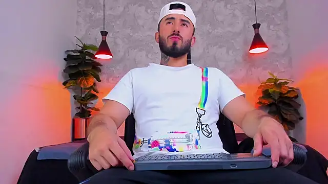 martin foster  online show from 04/05/26, 04:41