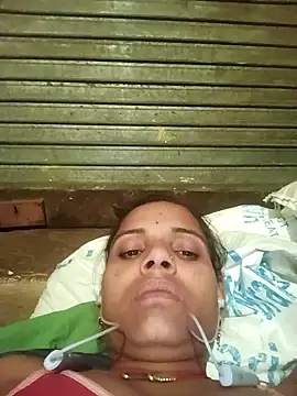 Snapshot of Sapnaroy1213 chatting on 04/13/26, 05:06 Sapnaroy1213 online show from 04/13/26, 05:06