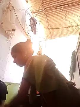 Snapshot of Sapnaroy1213 chatting on 04/14/26, 05:23 Sapnaroy1213 online show from 04/14/26, 05:23