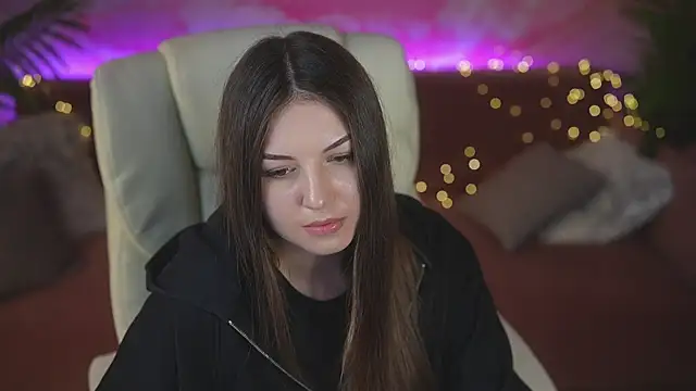 Snapshot of LindsyRawr chatting on 04/01/26, 07:00 LindsyRawr online show from 04/01/26, 07:00