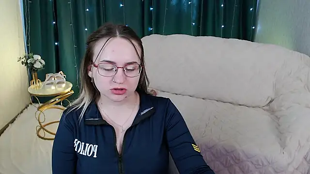 Snapshot of Bella_Evansss1 chatting on 03/29/26, 06:48 Bella Evansss1 online show from 03/29/26, 06:48