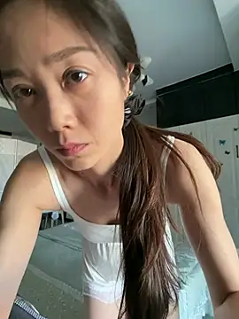 Snapshot of yuanpu0925 chatting on 05/03/26, 10:46 yuanpu0925 online show from 05/03/26, 10:46