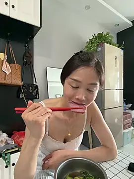 Snapshot of yuanpu0925 chatting on 04/03/26, 04:30 yuanpu0925 online show from 04/03/26, 04:30