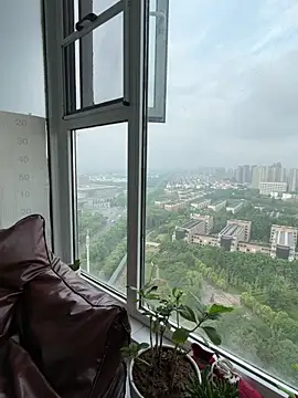 Snapshot of yuanpu0925 chatting on 05/14/26, 12:51 yuanpu0925 online show from 05/14/26, 12:51