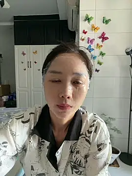 Snapshot of yuanpu0925 chatting on 04/07/26, 12:45 yuanpu0925 online show from 04/07/26, 12:45