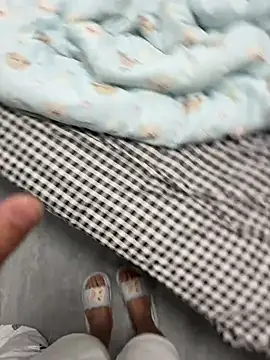 Snapshot of yingzi003 chatting on 04/14/26, 04:12 yingzi003 online show from 04/14/26, 04:12