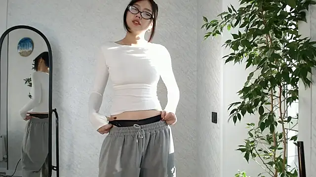 SecretTiny online show from 04/08/26, 02:02