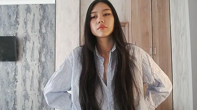 SecretTiny online show from 05/18/26, 01:17
