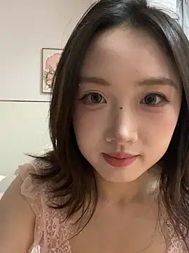 Snapshot of Alice-babyone chatting on 05/13/26, 02:02 Alice-babyone online show from 05/13/26, 02:02