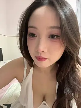 Snapshot of Alice-babyone chatting on 05/16/26, 01:43 Alice-babyone online show from 05/16/26, 01:43