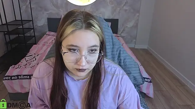 Luna Host online show from 04/14/26, 01:32