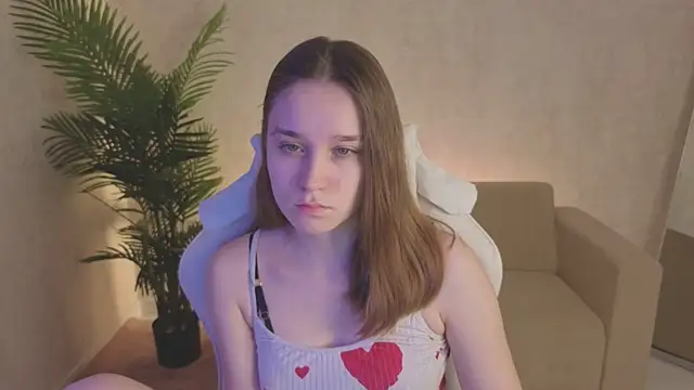 Snapshot of SweetieBlush chatting on 04/21/26, 02:03 SweetieBlush online show from 04/21/26, 02:03