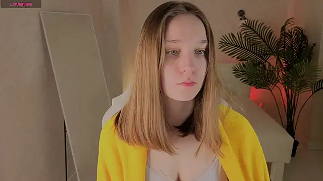 Snapshot of SweetieBlush chatting on 04/03/26, 01:01 SweetieBlush online show from 04/03/26, 01:01