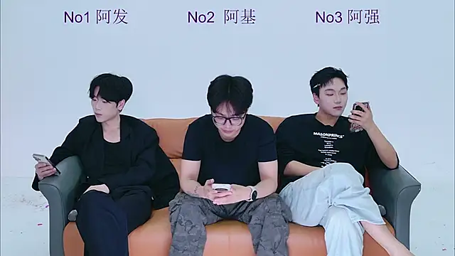 Dkcolo online show from 04/18/26, 10:28