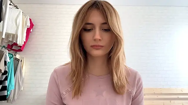 CassiPlacido online show from 04/03/26, 09:05