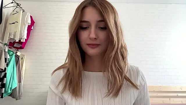 CassiPlacido online show from 04/11/26, 12:42