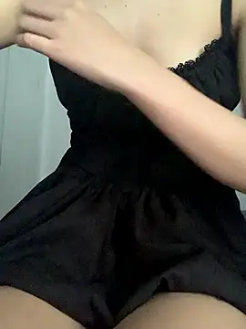 Snapshot of Elina_9 chatting on 04/21/26, 02:36 Elina 9 online show from 04/21/26, 02:36