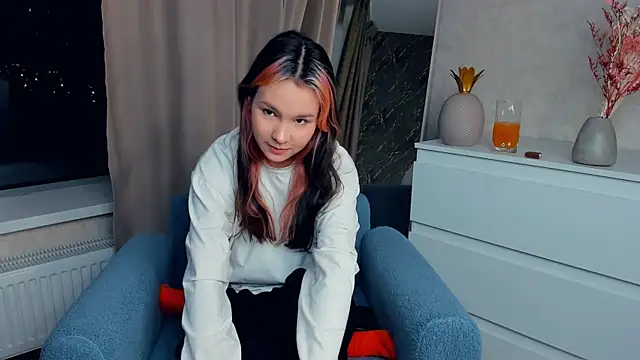 EnolaNewand online show from 04/14/26, 07:08