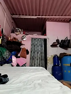 Snapshot of Kuwari_dulhan1 chatting on 04/13/26, 02:43 Kuwari dulhan1 online show from 04/13/26, 02:43