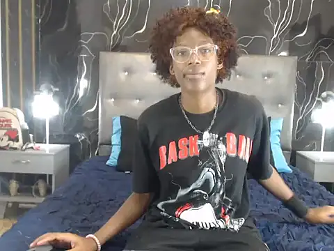 Snapshot of LeinFoxx chatting on 03/30/26, 11:17 LeinFoxx online show from 03/30/26, 11:17