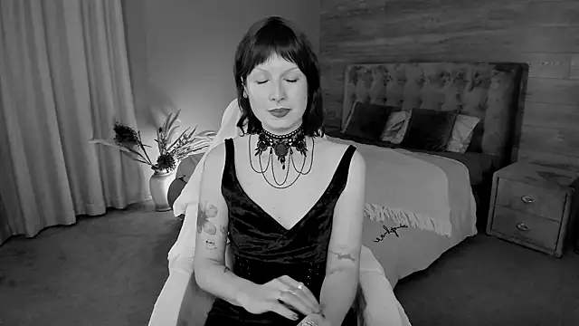 Snapshot of effie_mirale chatting on 05/15/26, 09:18 effie mirale online show from 05/15/26, 09:18