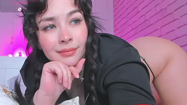 Snapshot of NatalForsy chatting on 04/21/26, 11:39 NatalForsy online show from 04/21/26, 11:39
