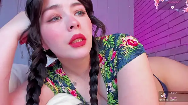 Snapshot of NatalForsy chatting on 05/15/26, 12:03 NatalForsy online show from 05/15/26, 12:03