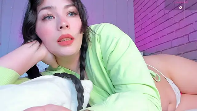 Snapshot of NatalForsy chatting on 05/04/26, 11:35 NatalForsy online show from 05/04/26, 11:35