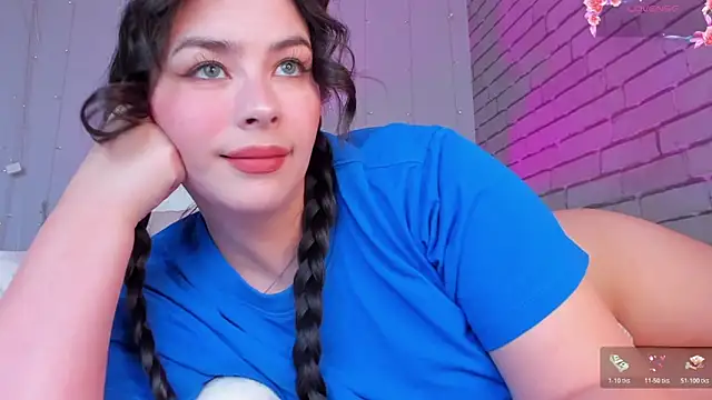 Snapshot of NatalForsy chatting on 05/18/26, 12:32 NatalForsy online show from 05/18/26, 12:32